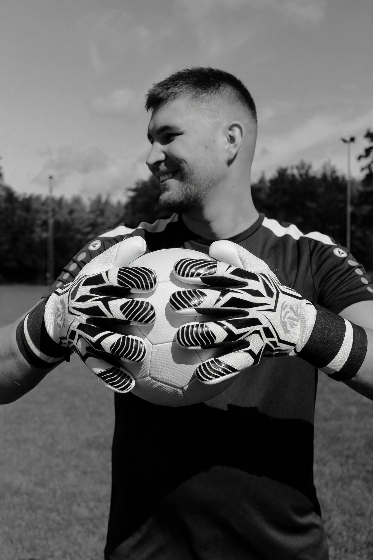 leonisgloves_CEO